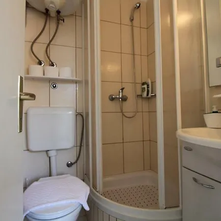 Charming One Bedroom Lisa 2