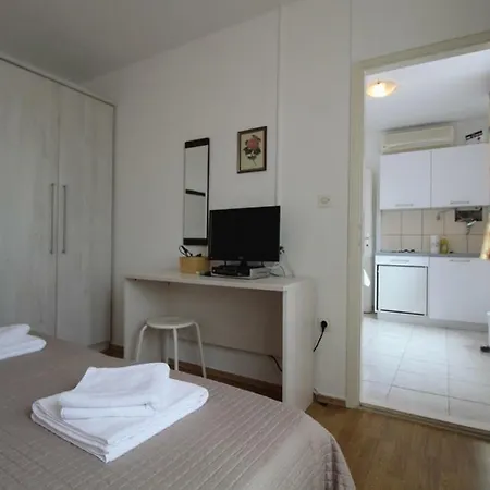 Appartement Charming One Bedroom Lisa 2 *